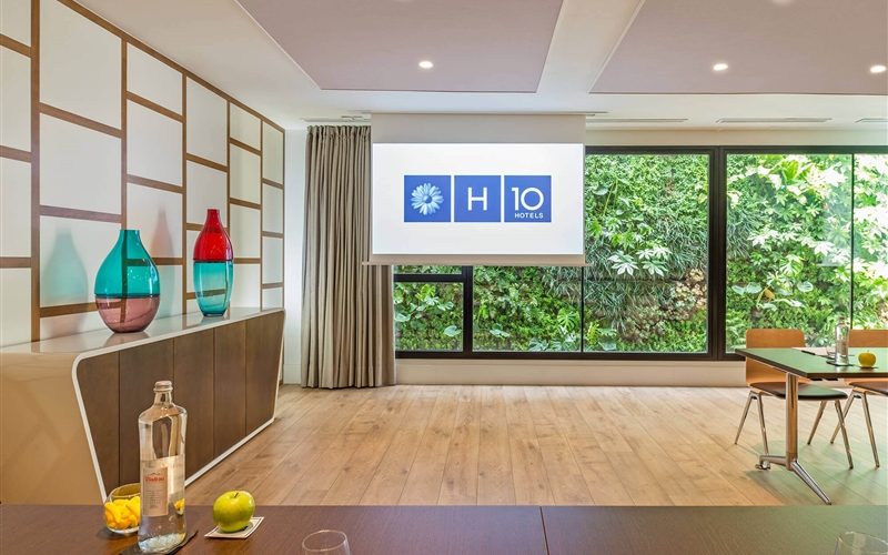 Hotel h10 cubik