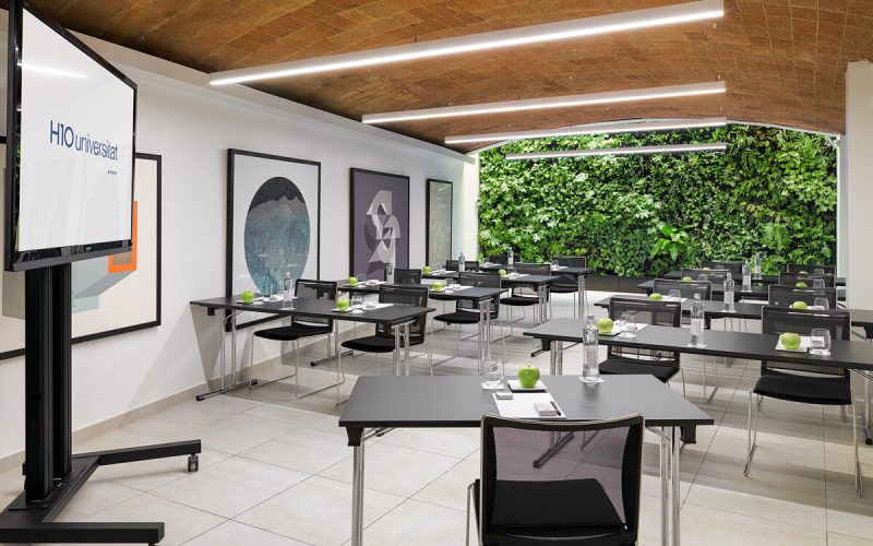 Hotel h10 universidad